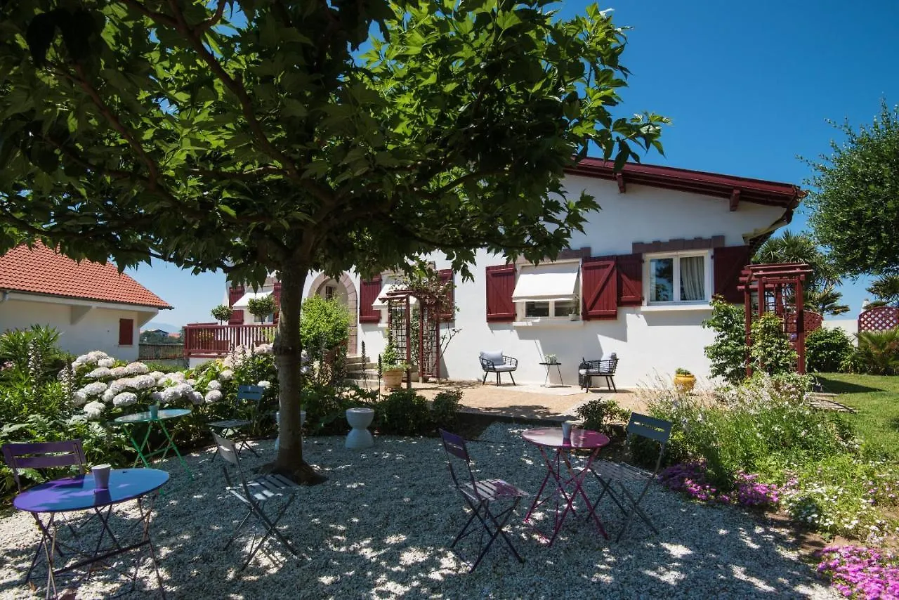 *** Guest house Maison Bista Eder Bidart France